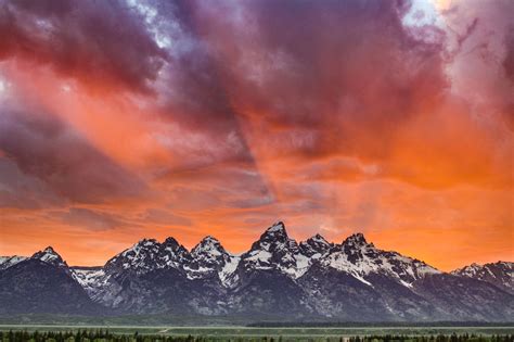 Exploring the Mysteries of Magic Hour with Teton Gravity Research